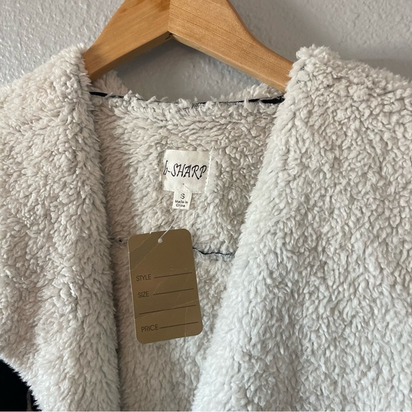 NWT B-Sharp Faux Suede Sherpa Fall Vest Black Cream Sleeveless Jacket Size Small - Picture 2 of 5